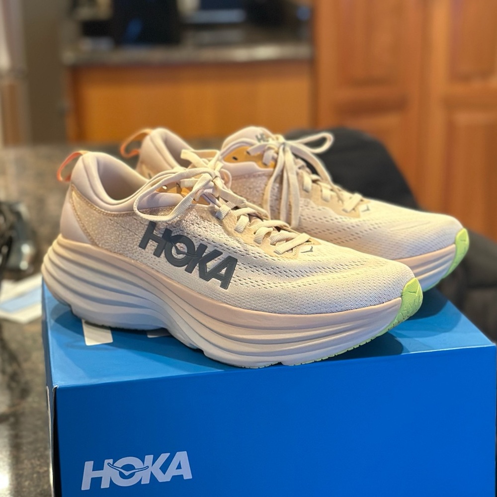Women’s Hoka Bondi 8 in Cream/Vanilla